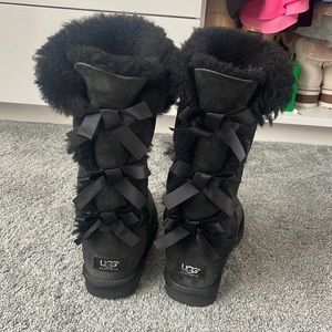Tall UGG boots, black